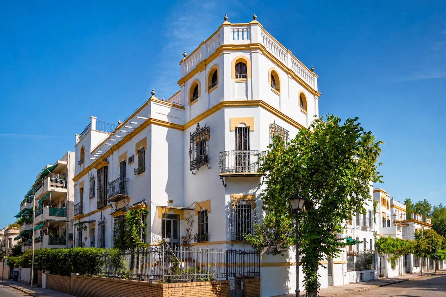 The ICS campus: a historic villa in the El Porvenir neighbourhood of Seville