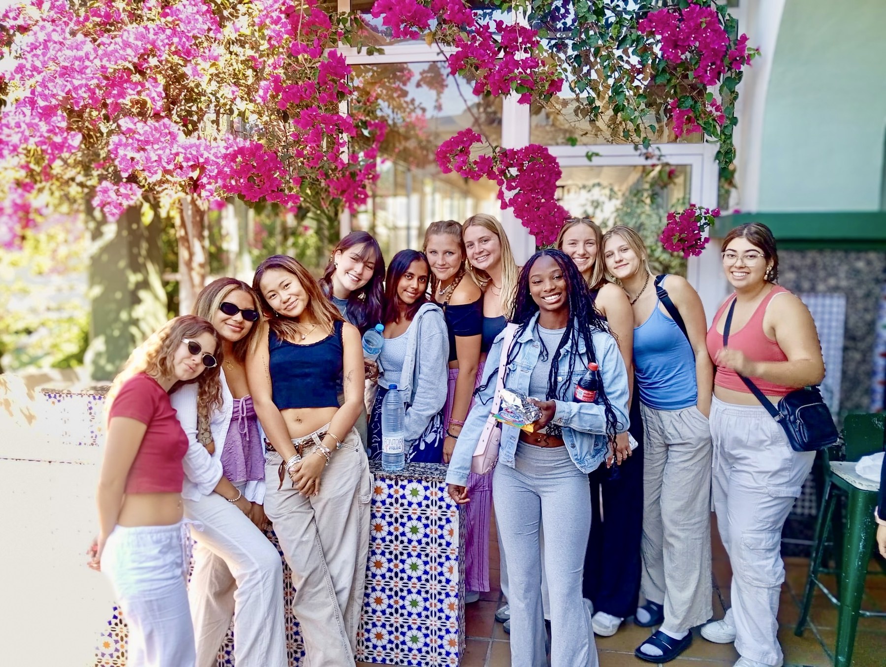 ICS students enjoying a Seville patio