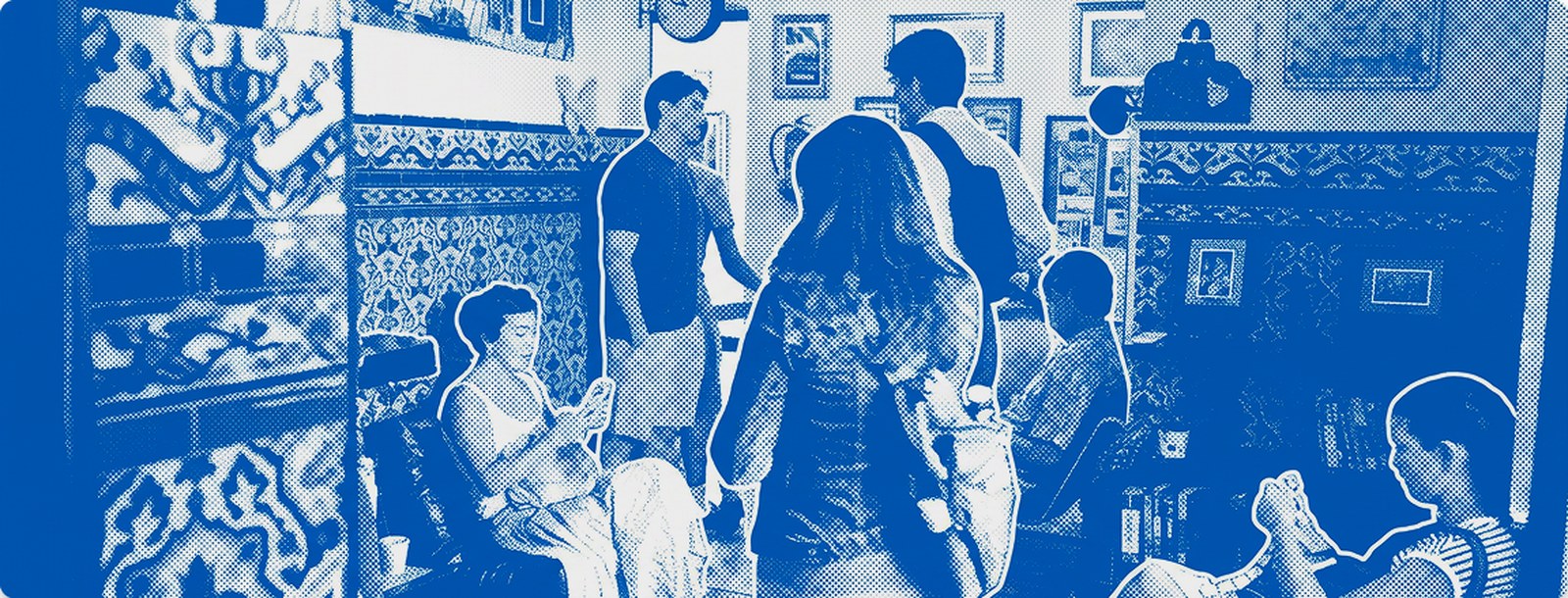 ICS students sharing time together in a Seville bar